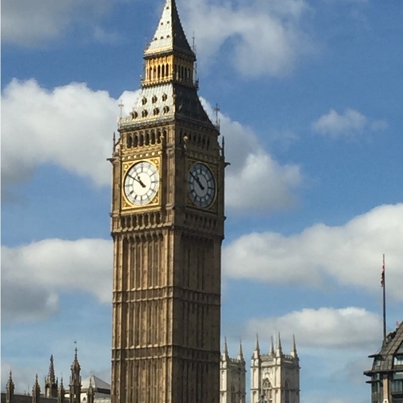 Meet your Posher, Beth - Picture 3 of 4